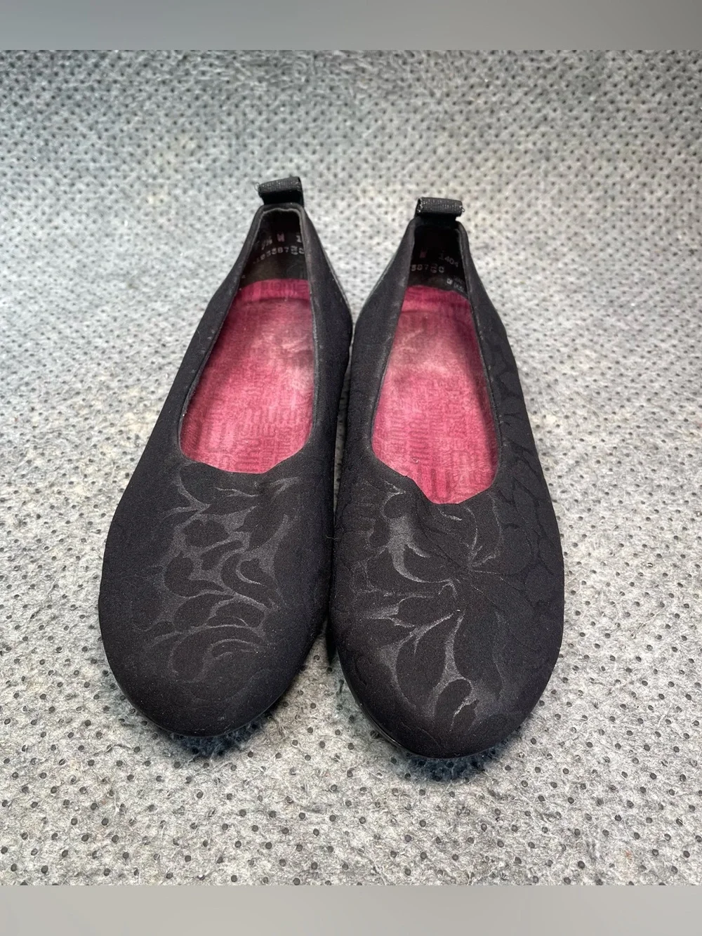 Munro Iriana Black Slip On Flats Size 7.5 Women’s